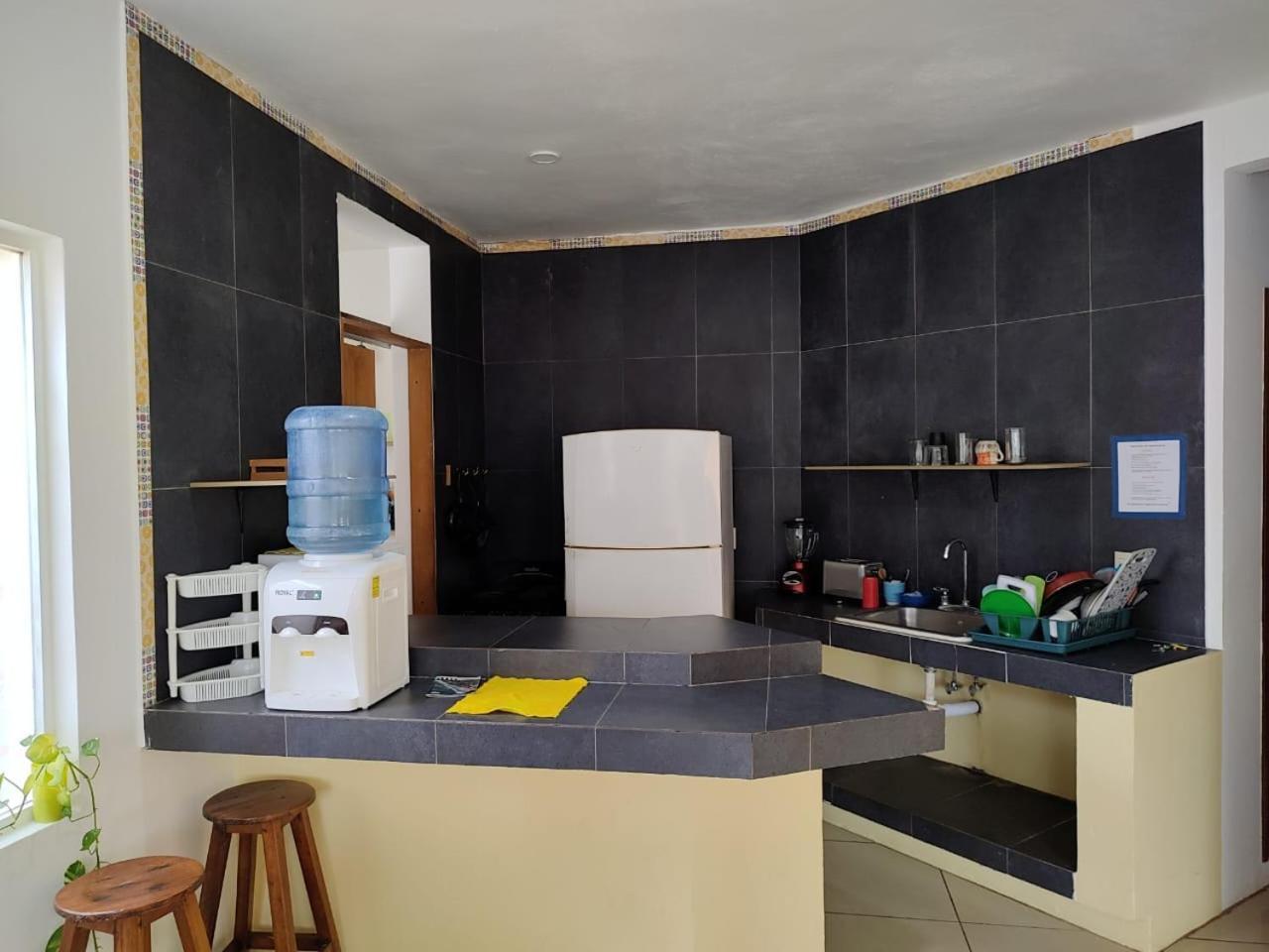 פוארטו אסקונדידו Brisamar Guesthouse מראה חיצוני תמונה