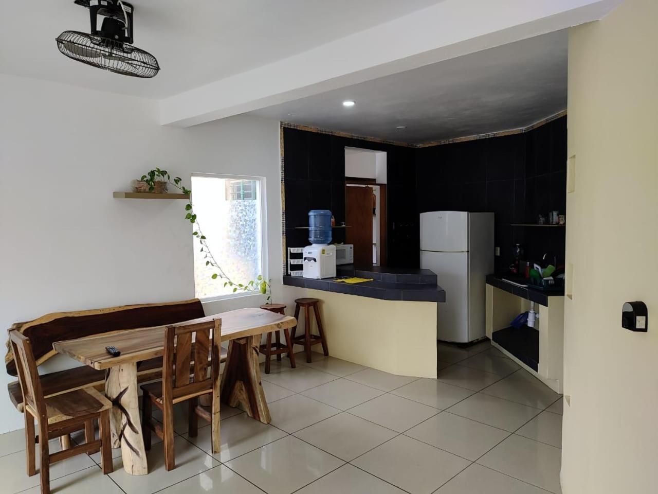 פוארטו אסקונדידו Brisamar Guesthouse מראה חיצוני תמונה