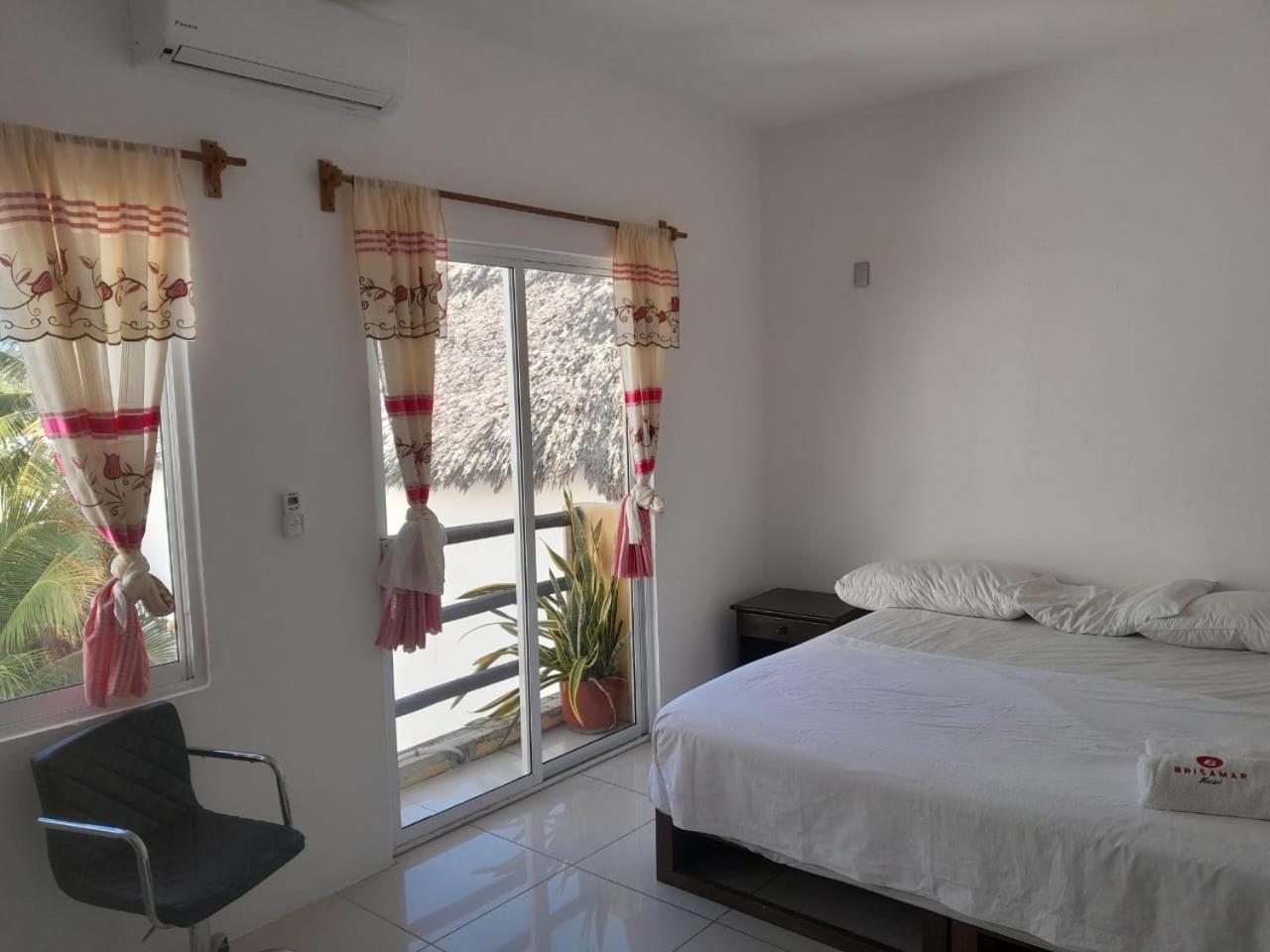פוארטו אסקונדידו Brisamar Guesthouse מראה חיצוני תמונה