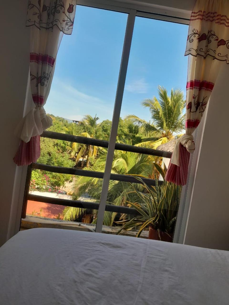 פוארטו אסקונדידו Brisamar Guesthouse מראה חיצוני תמונה
