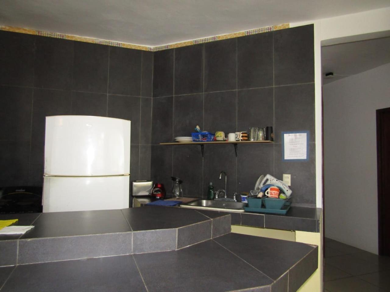 פוארטו אסקונדידו Brisamar Guesthouse מראה חיצוני תמונה